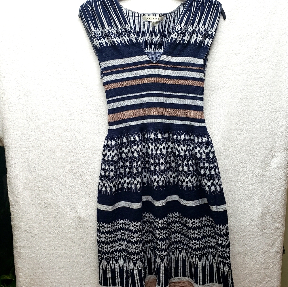 Max Studios V-Nneck Midi Dress